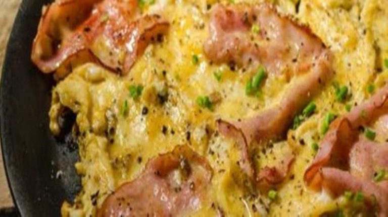 ham_cheese_spinach_and_asparagus-omelet